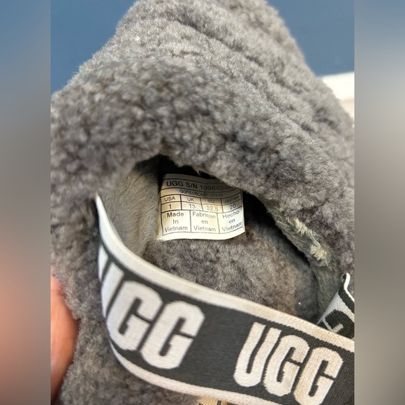 UGG FLUFF YEAH SLIDES GIRLS SIZE 1 - Picture 5 of 8